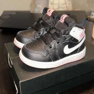 Air Jordan 1’s Black, White, Baby Pink 5c